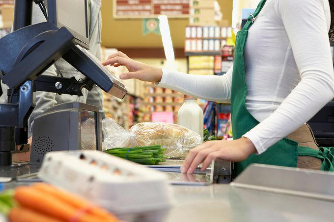13 rude things you should never do at the grocery store