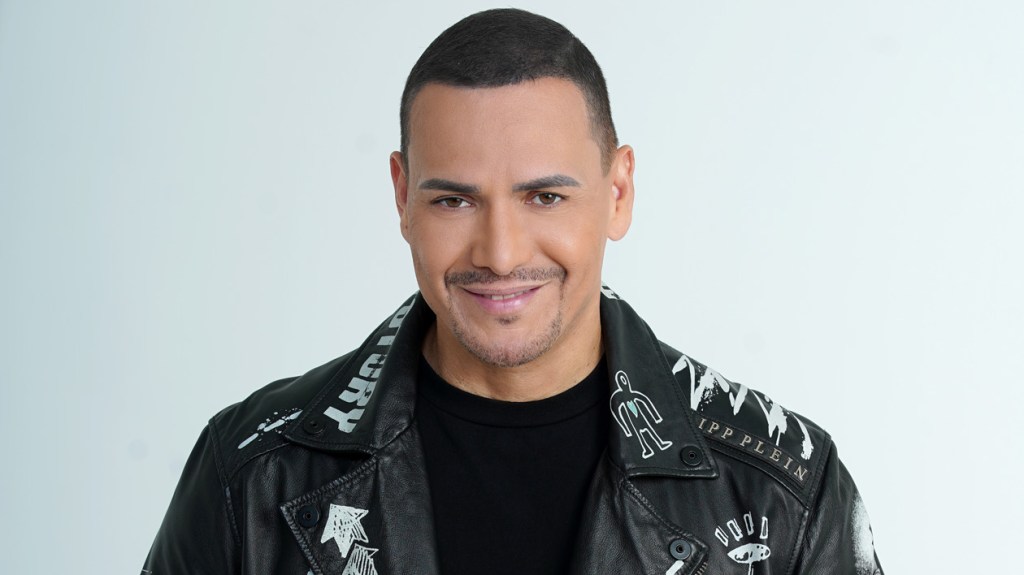 <p><strong>Tour:</strong> Retromántico</p>    <p><a href="https://www.billboard.com/music/victor-manuelle" rel="">Victor Manuelle</a> is celebrating his 30th career anniversary with his new Retromántico tour kicking off in the Spring. Co-promoted by CMN Events and La Commission, the month-long stint, where the Puerto Rican artist will perform his biggest salsa hits, will kick off April 26 at Rosemont Theatre in Chicago and wrap in New York’s Beacon Theatre on May 25. Tickets for  Retromántico tour go on sale at 10 a.m. local time on Friday (Feb. 2) via Ticketmaster and venue box offices. </p>    <p>See full dates below: </p>    <p>April 26 — Chicago, IL @ Rosemont Theatre<br>April 27 — Uncasville, CT @ Mohegan Sun Arena<br>May 3 — Atlanta, GA @ Fox Theatre<br>May 5 — Atlantic City, NJ @ Hard Rock Live at Etess Arena<br>May 10 — Orlando, FL @ Hard Rock Live Orlando<br>May 24 — Hollywood, FL @ Hard Rock Live at Seminole Hard Rock Hotel & Casino<br>May 25 — New York, NY @ Beacon Theatre</p> <p><a href="https://www.billboard.com/lists/latin-tours-2024-list/">View the full Article</a></p>