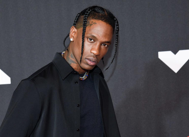 Travis Scott celebrates clothing launch at LSU bookstore with Angel ...