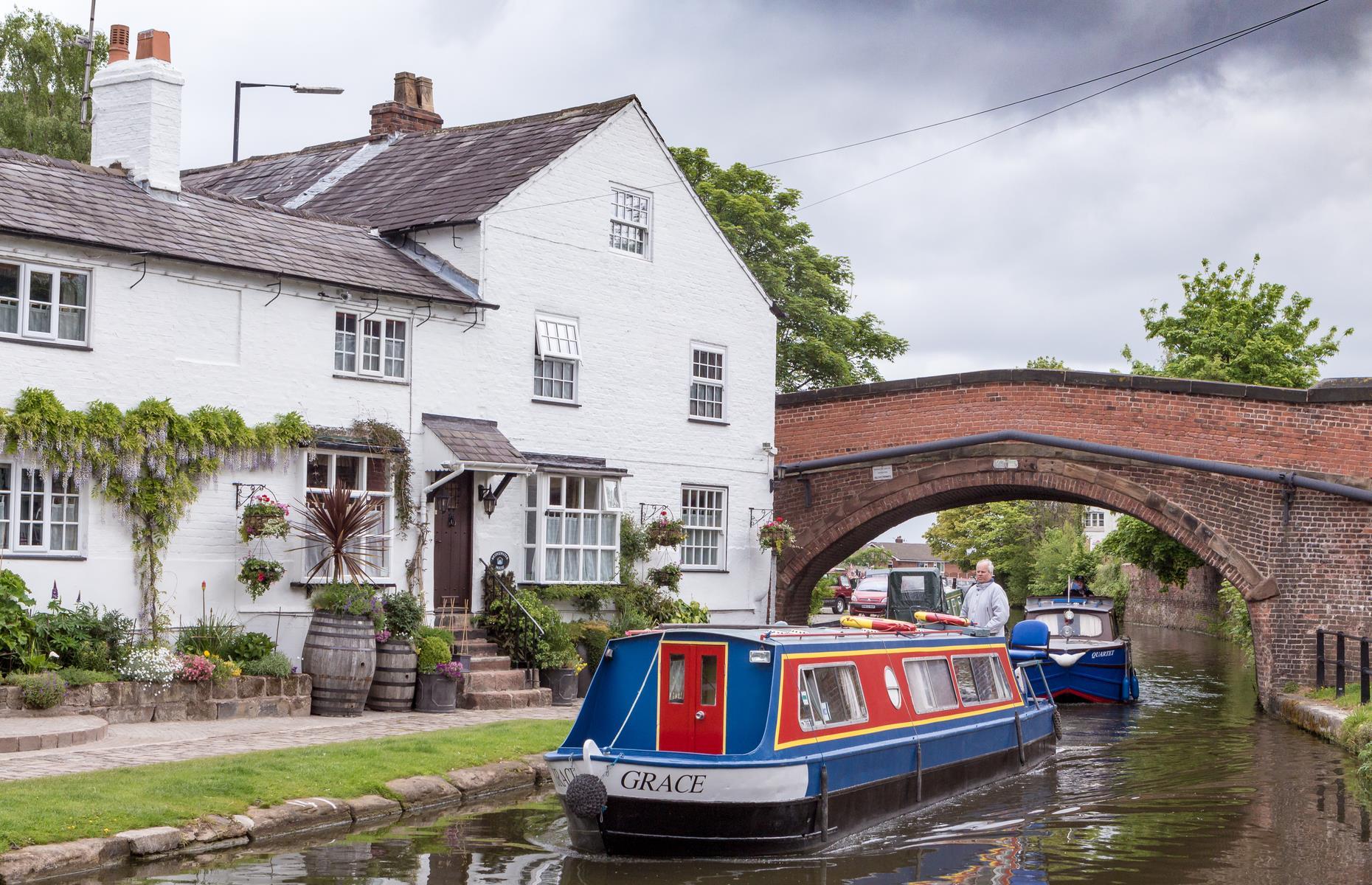 Take A Tour Of The UK's Prettiest Small Towns And Villages