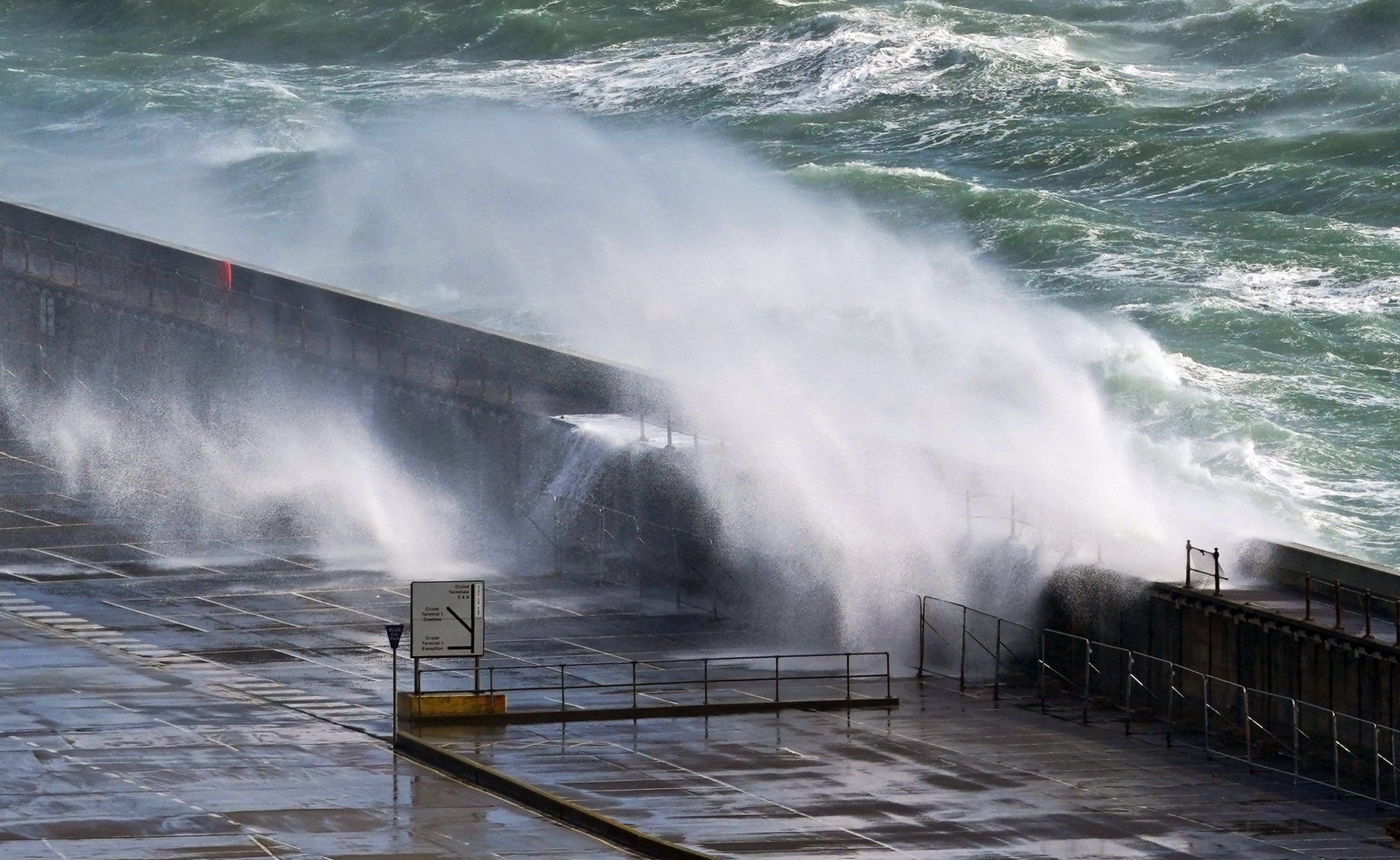 UK Hit By 70mph Storm Kathleen Winds As Temperatures Climb To 22°C