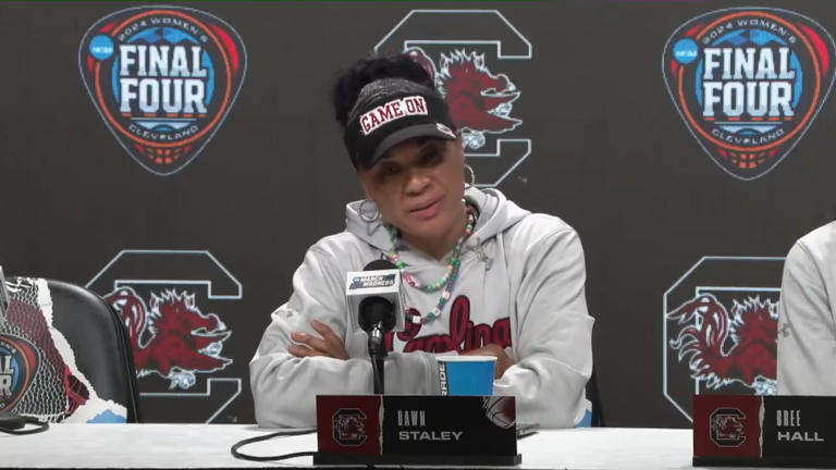 Dawn Staley has a hilarious way to remember ‘lying’ or ‘laying’