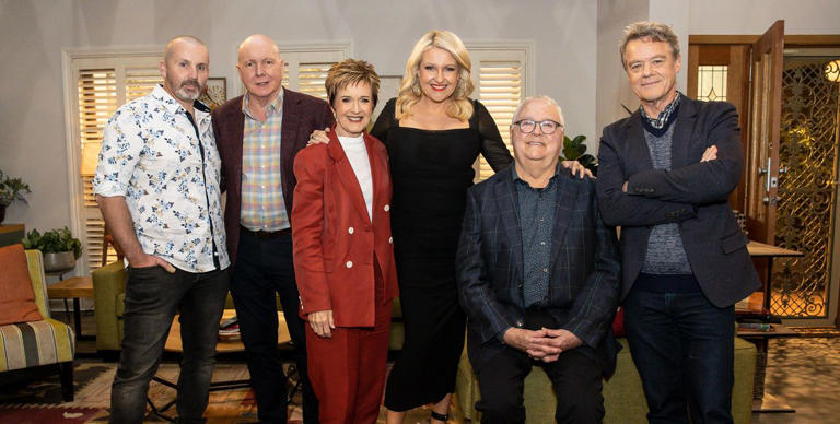 The cast of Neighbours will embark on a 40th anniversary tour next year.