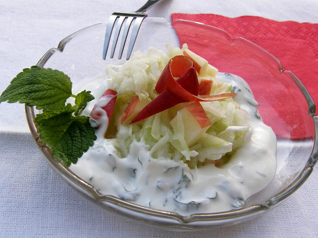 nejoblíbenější zálivky na saláty: správná zálivka salátu dodá báječnou chuť