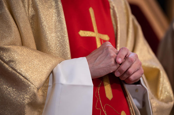 „największy pedofilski skandal w polskim kościele”. 8 ministrantów żąda milionów