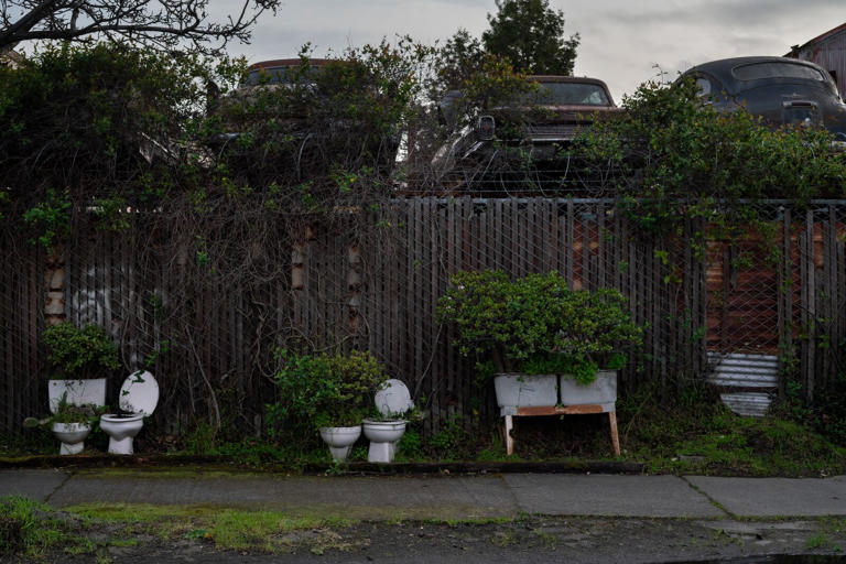 Jingletown, an East Oakland pocket neighborhood for art, breakfast ...