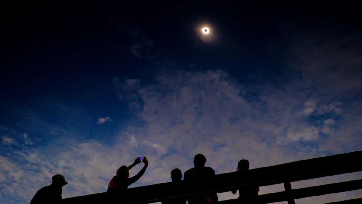 Eclipse solar 2024 Cómo y dónde verlo en vivo desde Chile