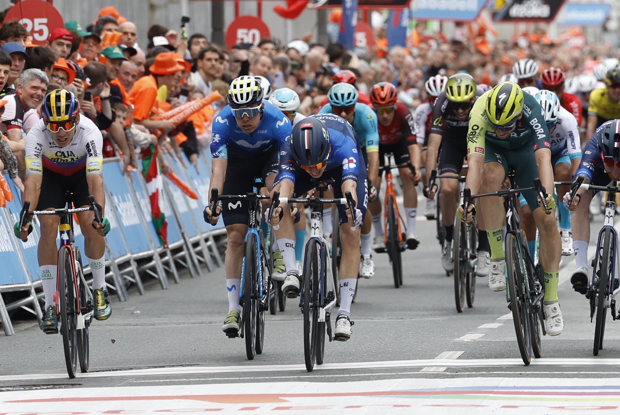 romain grégoire ganó al esprint la quinta etapa de la vuelta al país vasco