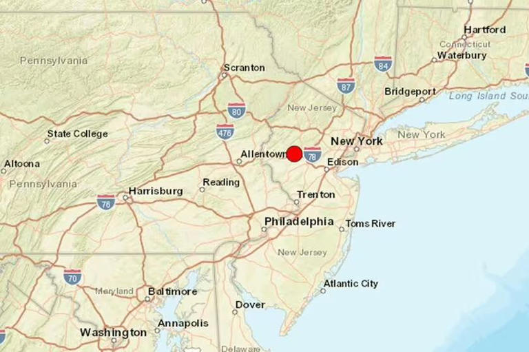 Map shows 4.8 magnitude earthquake rocked New York and East Coast as ...