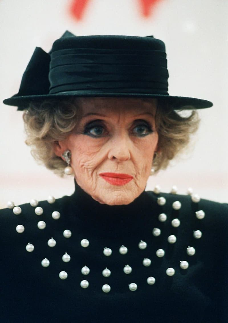 Bette Davis Her Life, Career and Cause Of Death