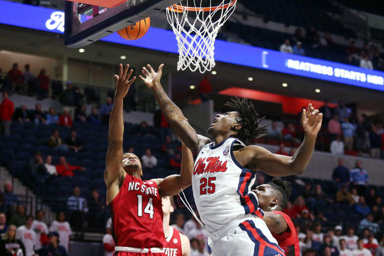 Ole Miss basketball lands Sam Houston's Davon Barnes; Chris Beard up to ...