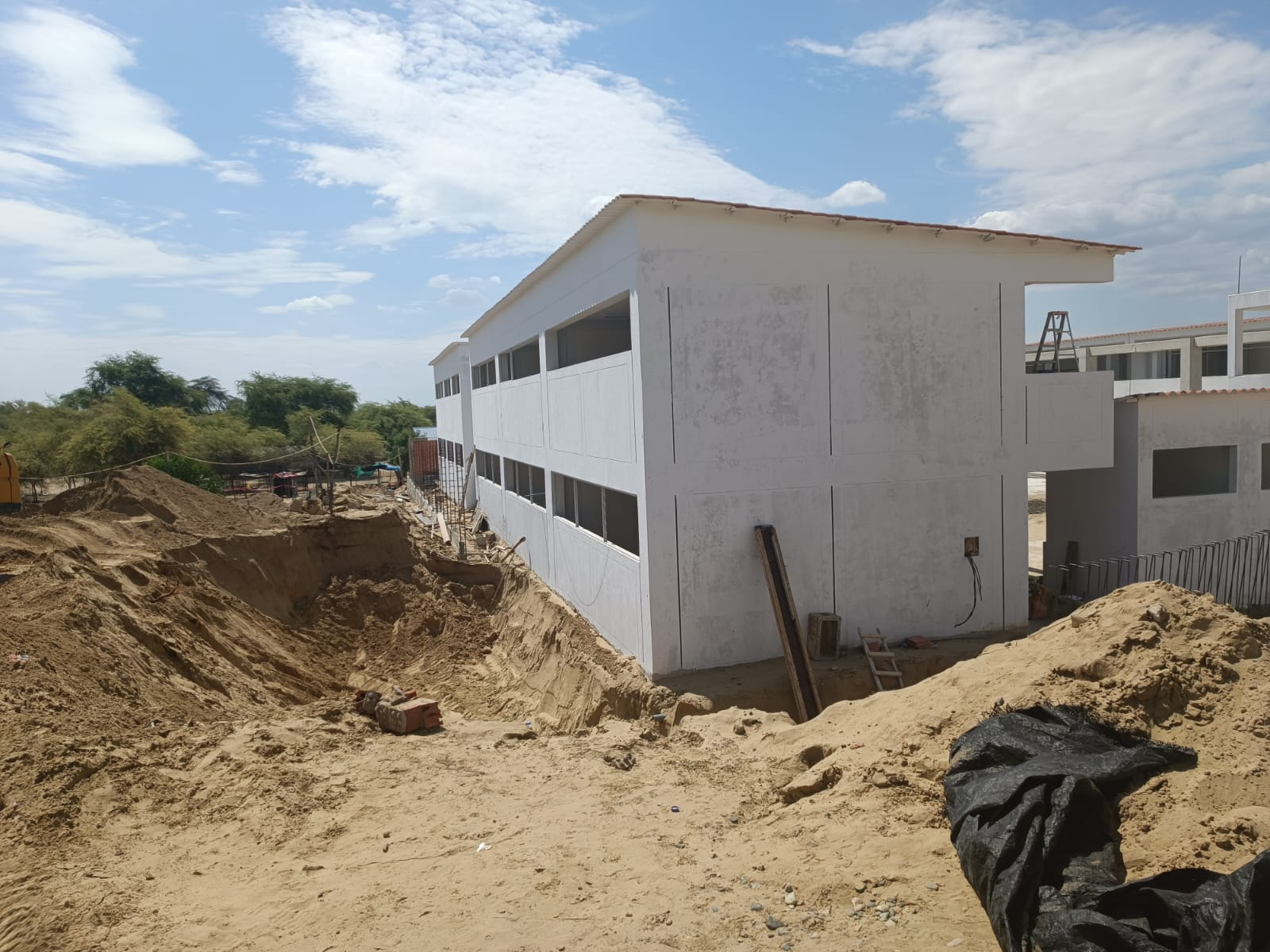 piura: construyen colegio de s/8.8 millones en una zona hueca e inundable