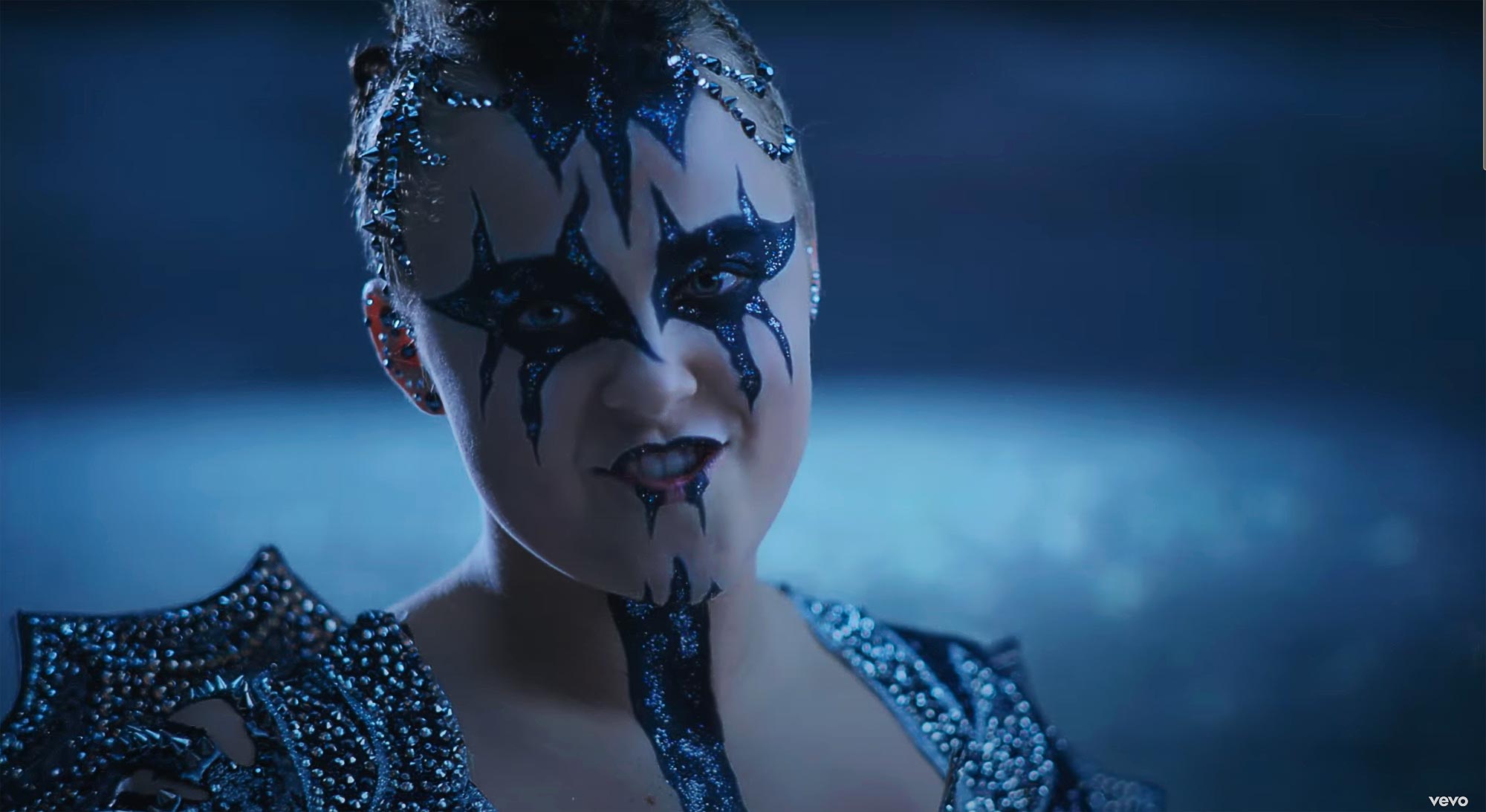 JoJo Siwa's Kiss-Inspired Rock Star Look Returns For Her ‘Karma' Video