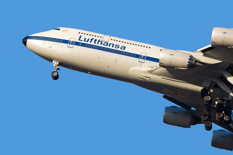 Lufthansa Boeing 747 Flight Bound For Chicago O'Hare Returns to Frankfurt Airport