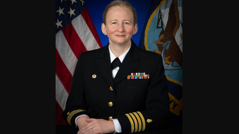 Navy fires commander of biomedical research lab