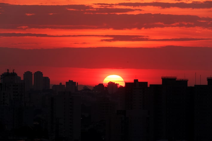 calor fora de época atingirá sp e mais regiões do brasil; veja previsão do tempo