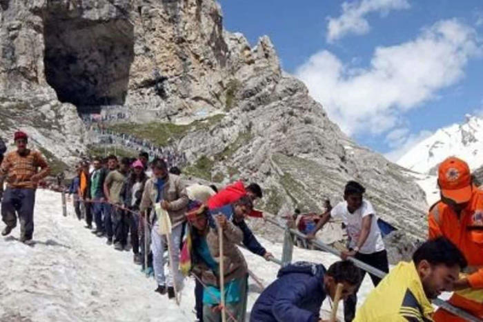 second batch of amarnath yatra leaves from jammu under strict security cover