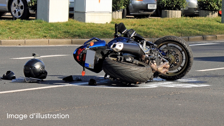 tragique accident à tournai: un jeune motard perd la vie dans une collision avec une camionnette