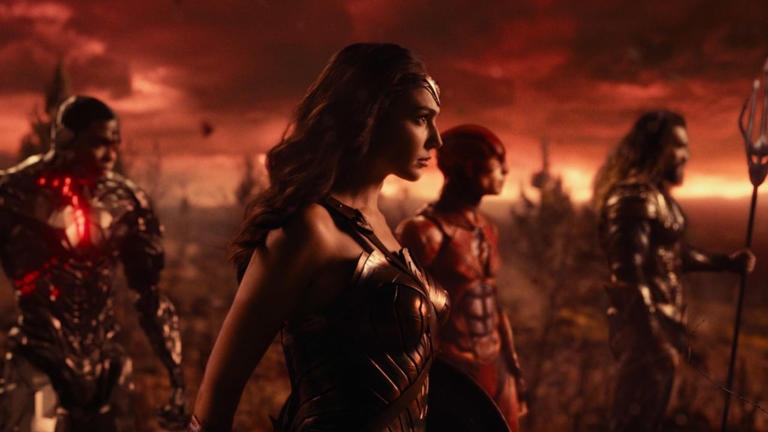 Justice League 2: Zack Snyder Hopes to Finish DC's Trilogy; Here's What ...