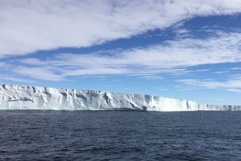 antarctica ice shelf collapse and sea level rise caused by ocean currents in climate change alert