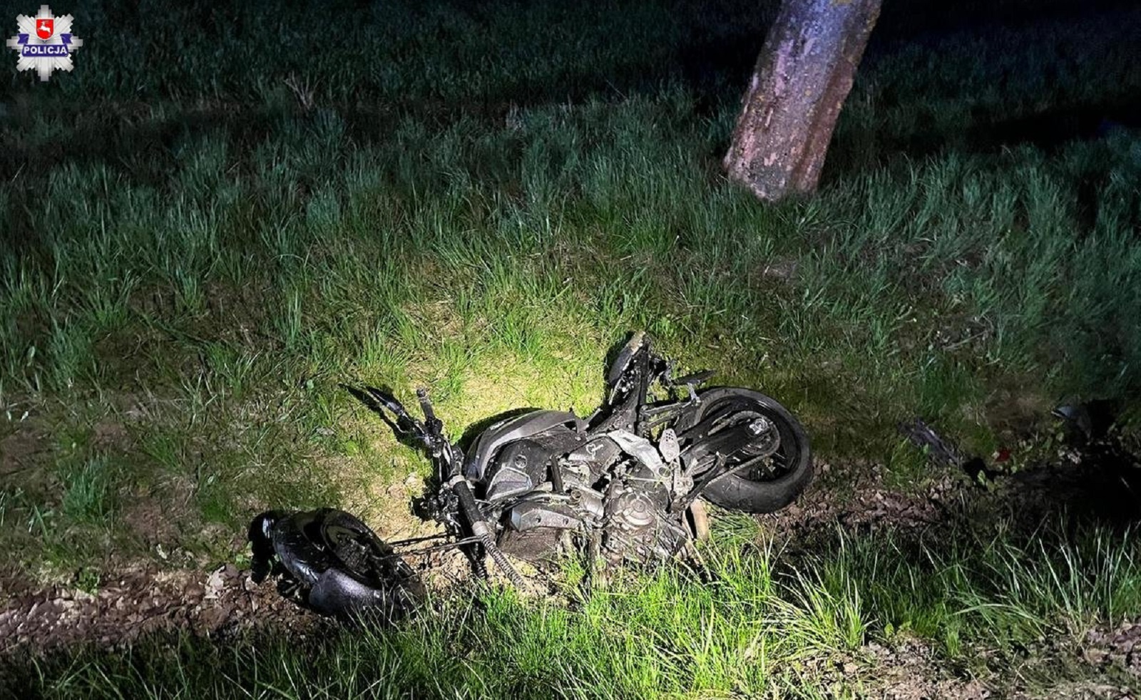 giełczew. policja ukarała motocyklistę mandatem. kilka godzin później 20-latek zginął