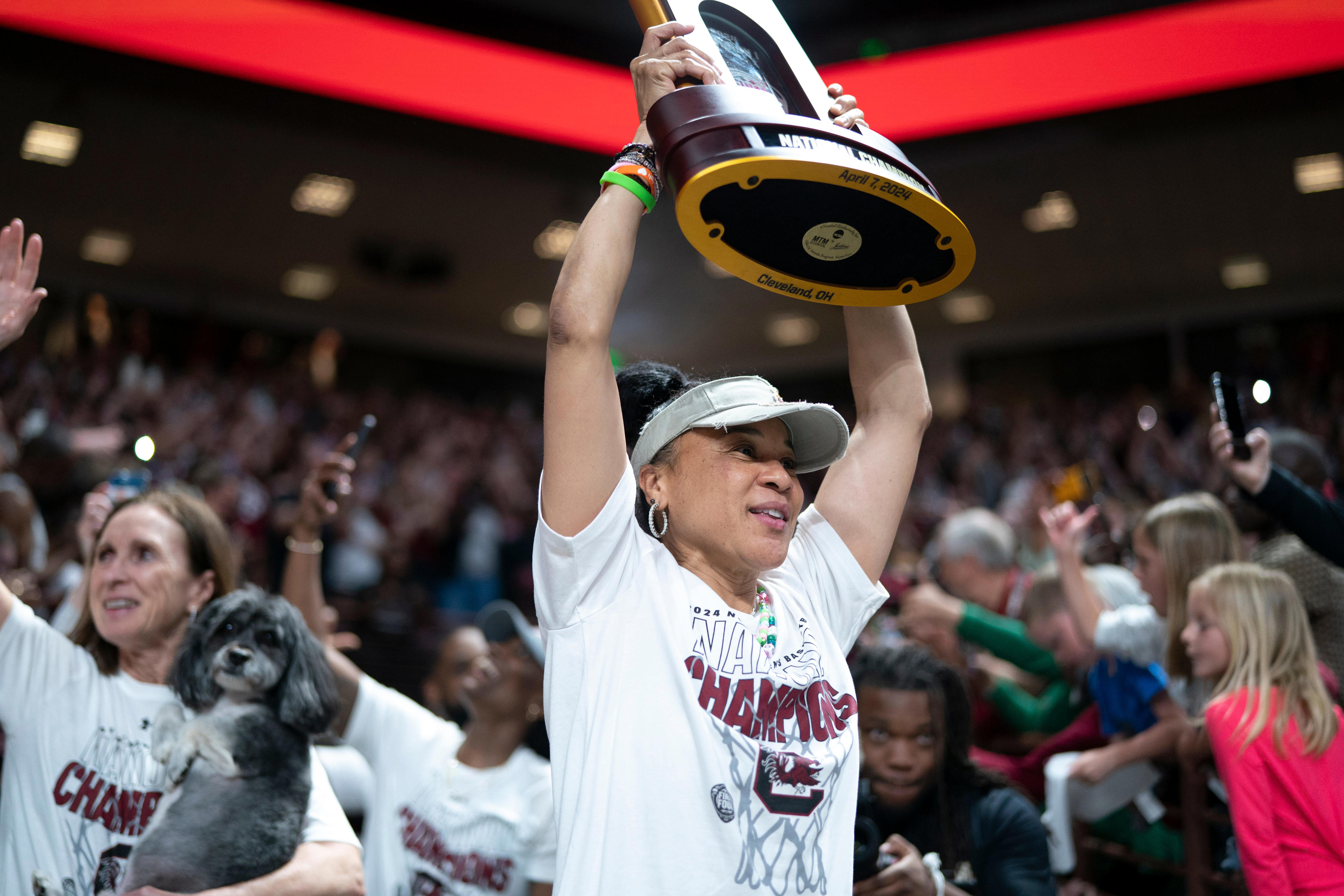 dawn staley really pulled up to south carolina's national championship parade in a rolls-royce