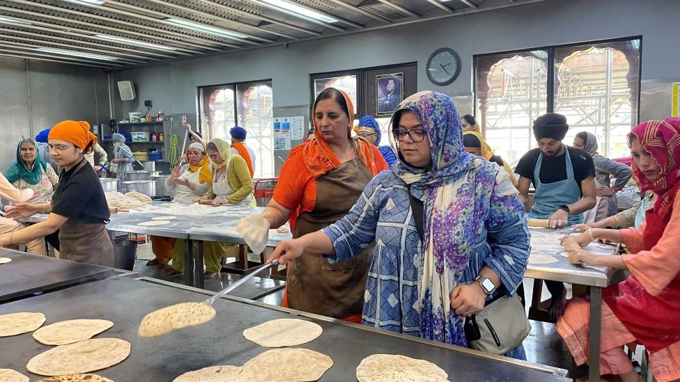 sikh community celebrate vaisakhi