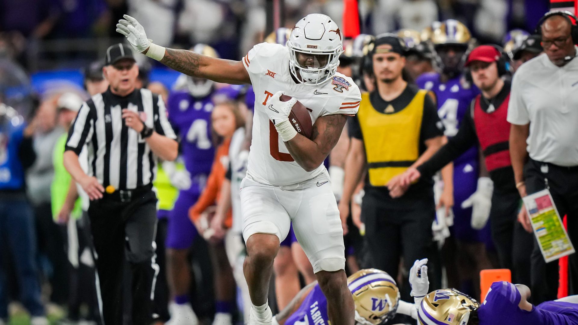 Buccaneers NFL Draft Target: Texas Tight End Ja’Tavion Sanders