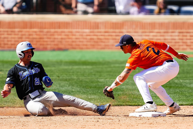 Auburn loses early lead in series' finale with Kentucky