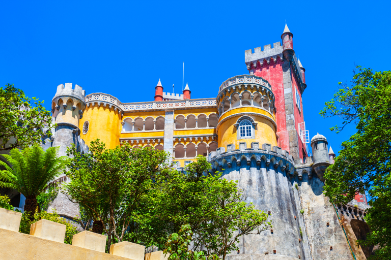 Portugal is one of the world’s safest countries and a popular destination among solo travellers. People love visiting places like Madeira, the Algarve, Porto, and Lisbon. From Lisbon, you can enjoy a magical trip to Sintra, which is known for its palaces and castles!  Getting to Sintra from Lisbon Instead of staying overnight in Sintra,...