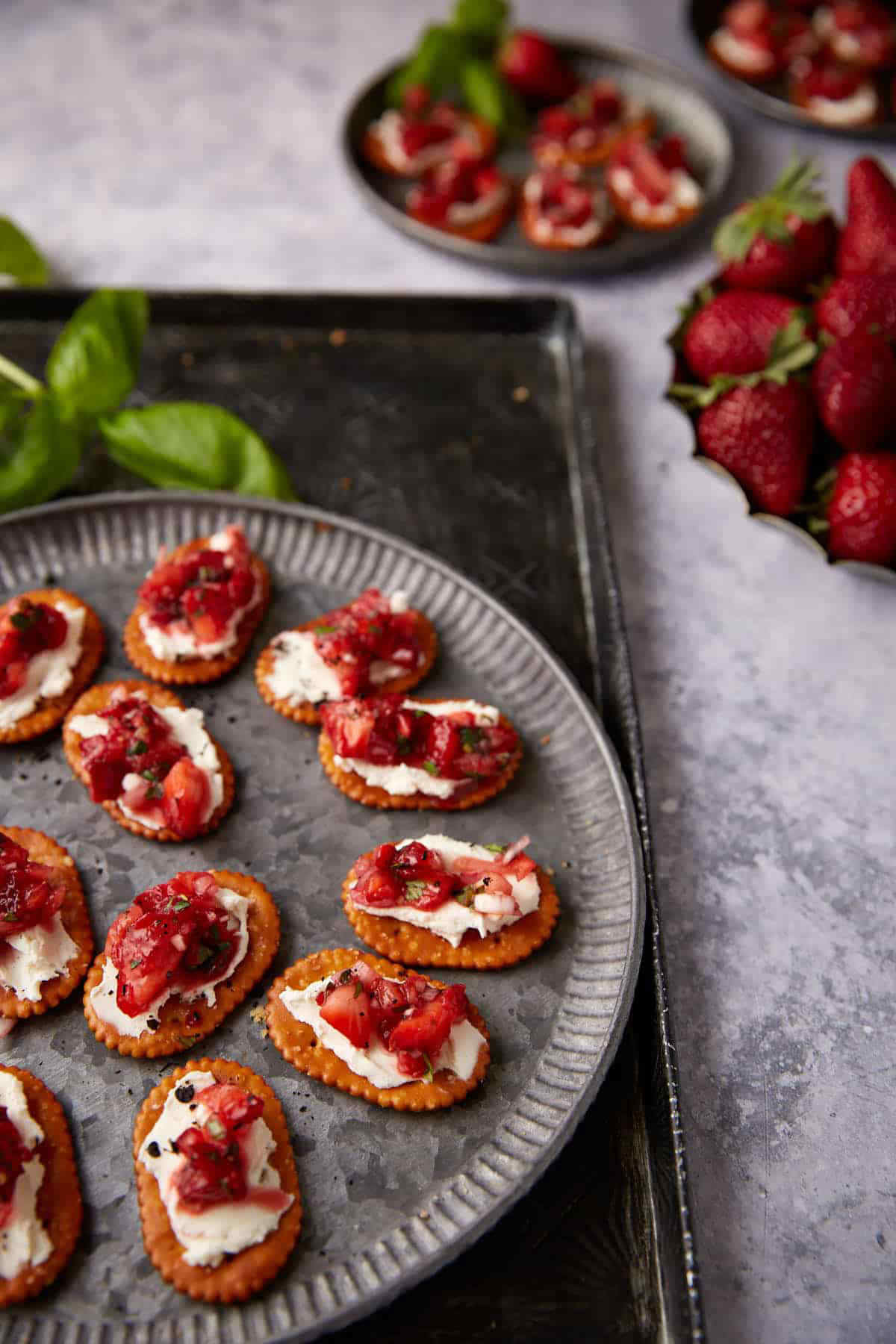 Strawberry Appetizer with Pretzel Crackers