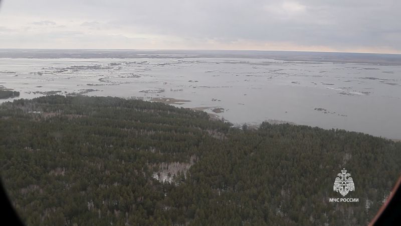 floods grip russia's kurgan region as tobol river rises