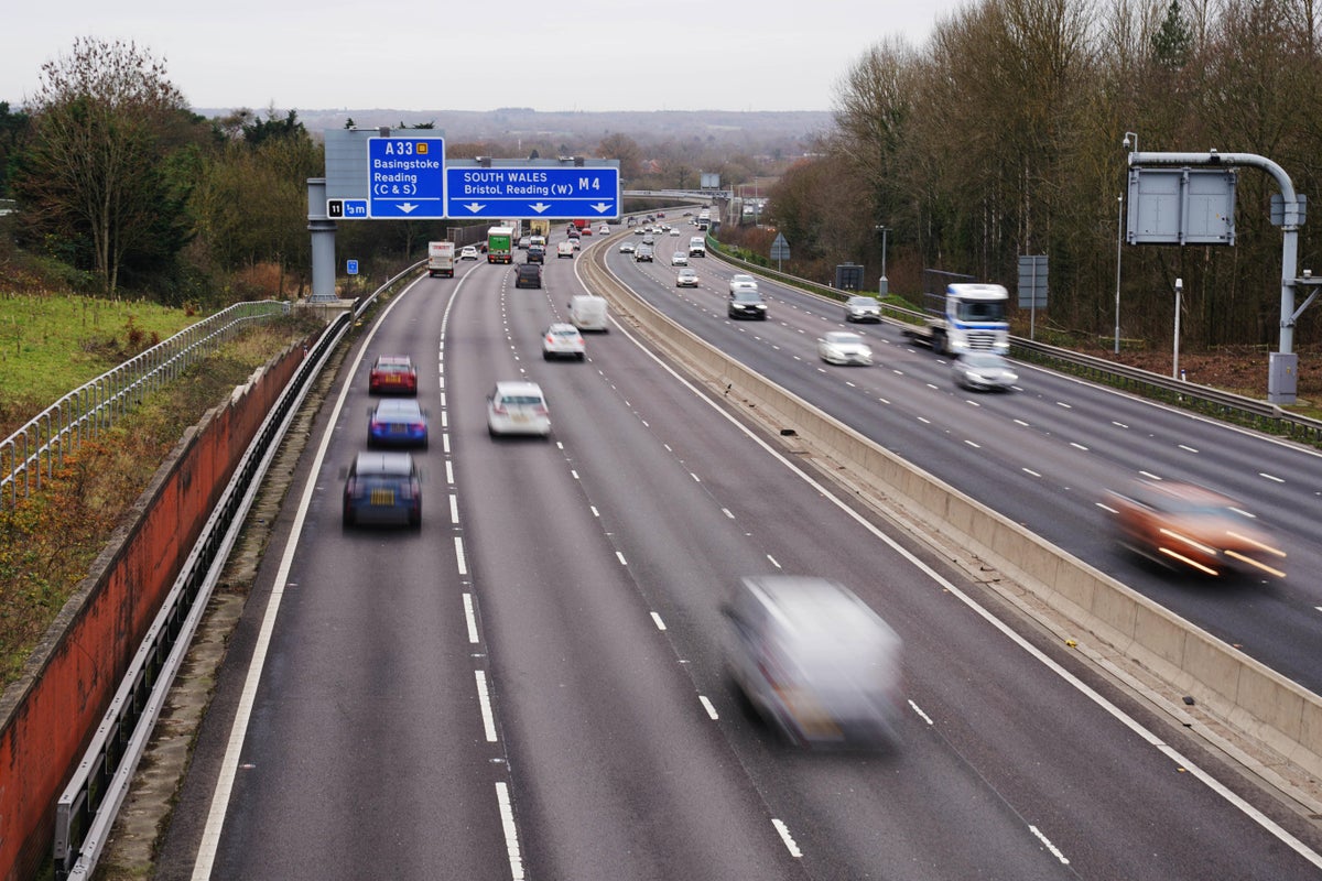 call to reinstate hard shoulder on smart motorways a year after projects axed