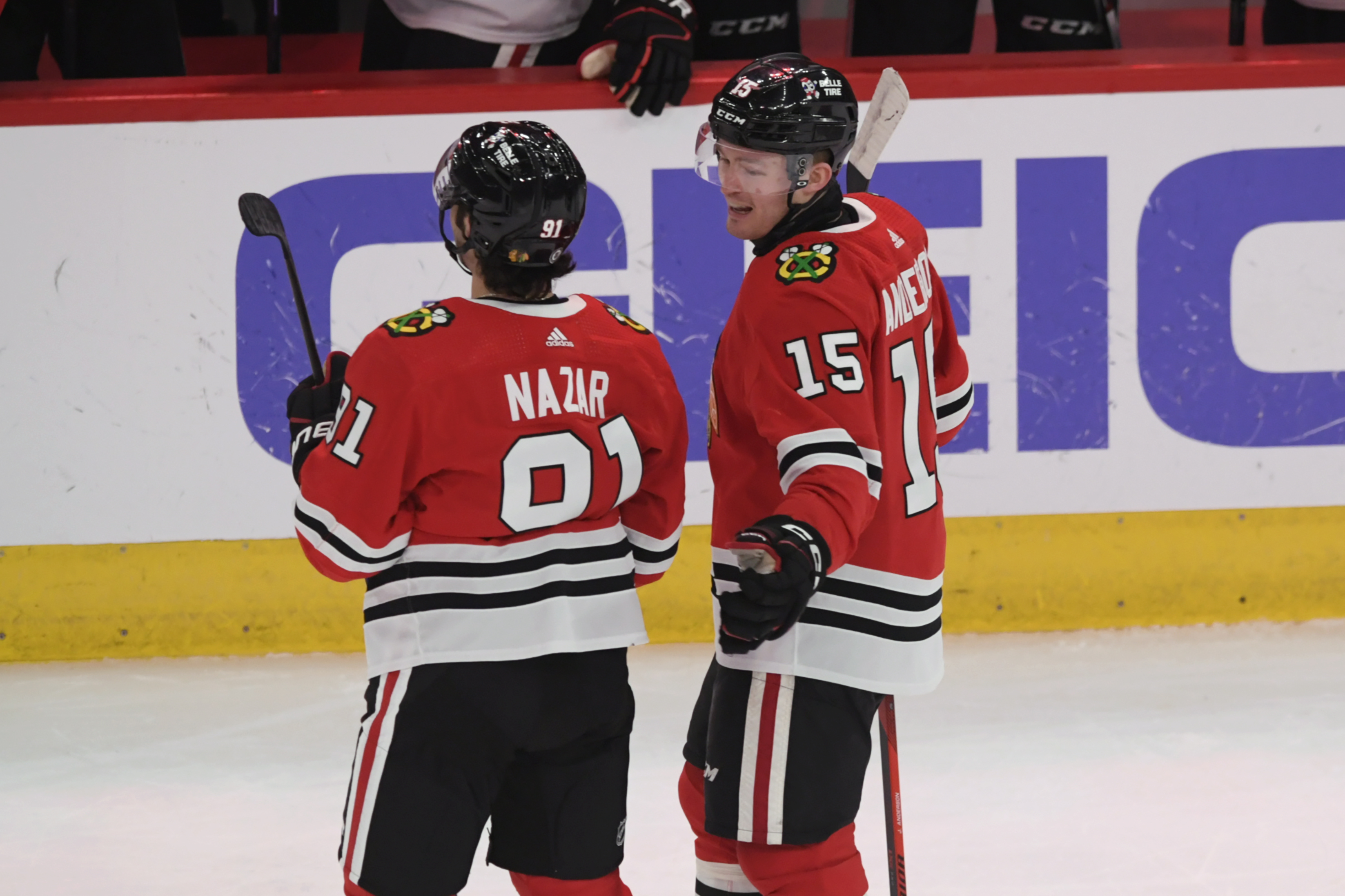 seth jarvis leads hurricanes past blackhawks 4-2 for 5th straight win