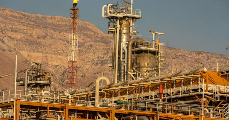 A refinery from the north of the Persian Gulf in Iran. 