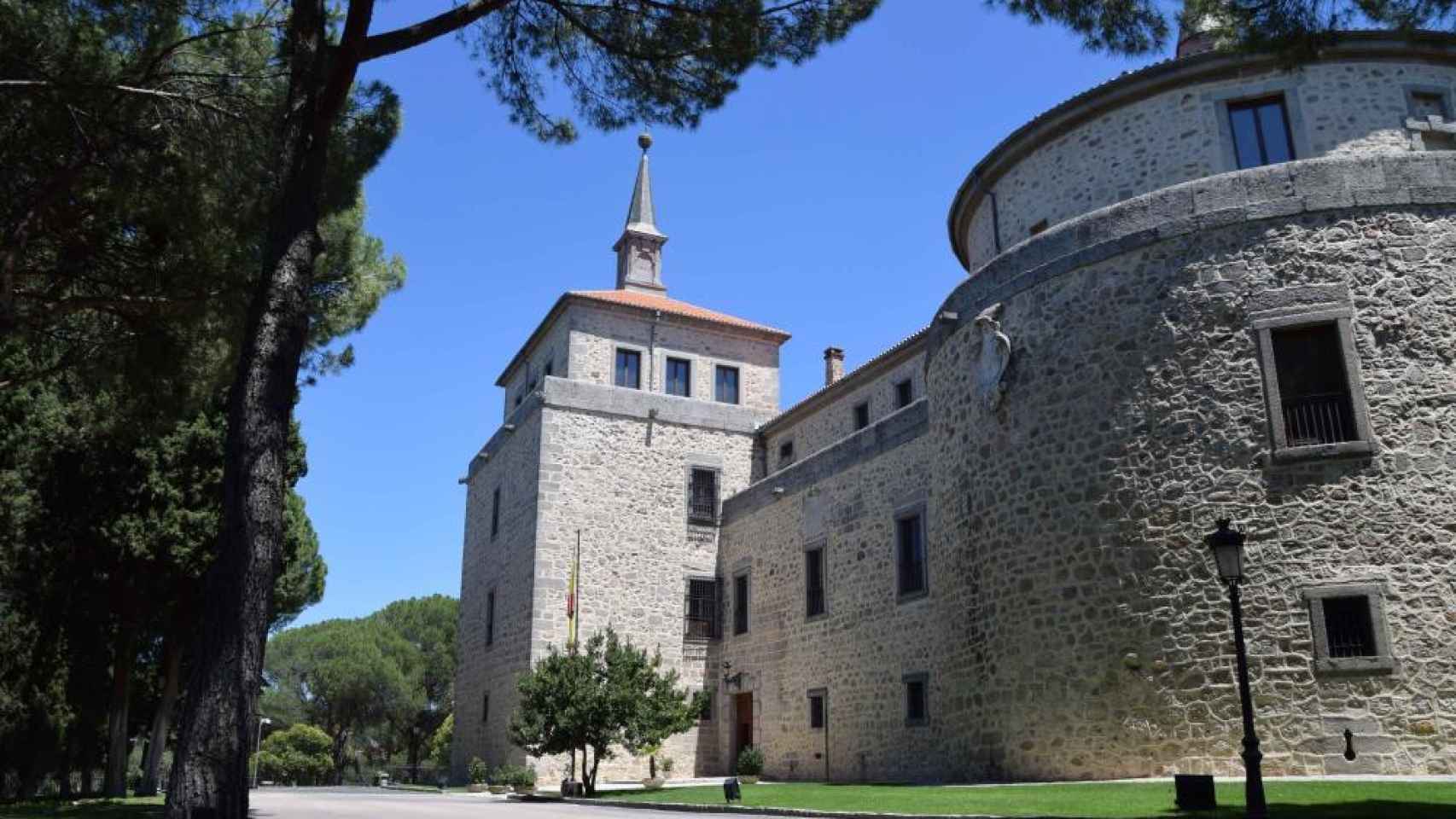 el castillo de madrid en el que enloquecieron un rey de españa y un primer ministro