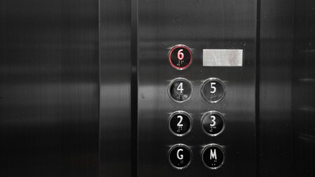 si en tu casa hay un ascensor, llega una nueva normativa a partir del verano: estas son las novedades