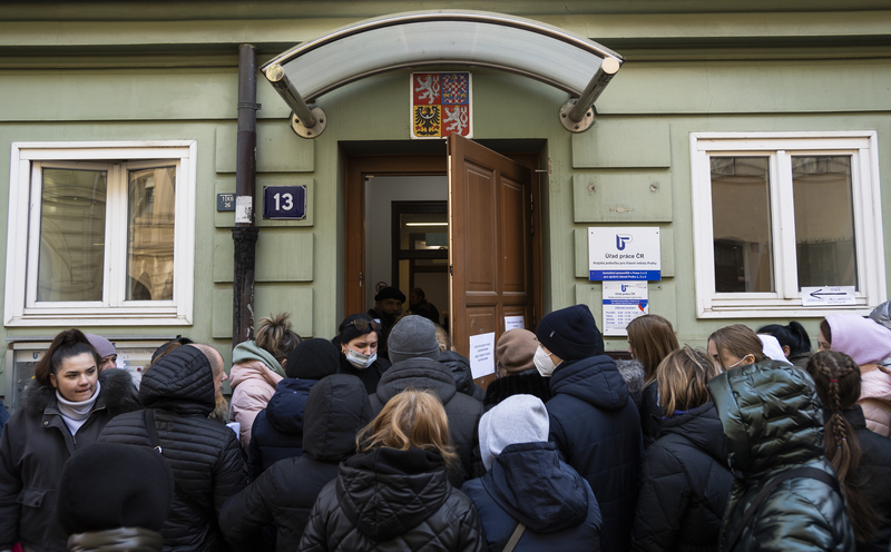 cvvm: většina lidí míní, že česko přijalo více uprchlíků z ukrajiny, než zvládne