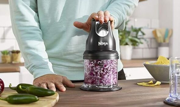 amazon, ninja's 'indispensable' kitchen gadget with 7,500 five-star reviews is under £25 on amazon