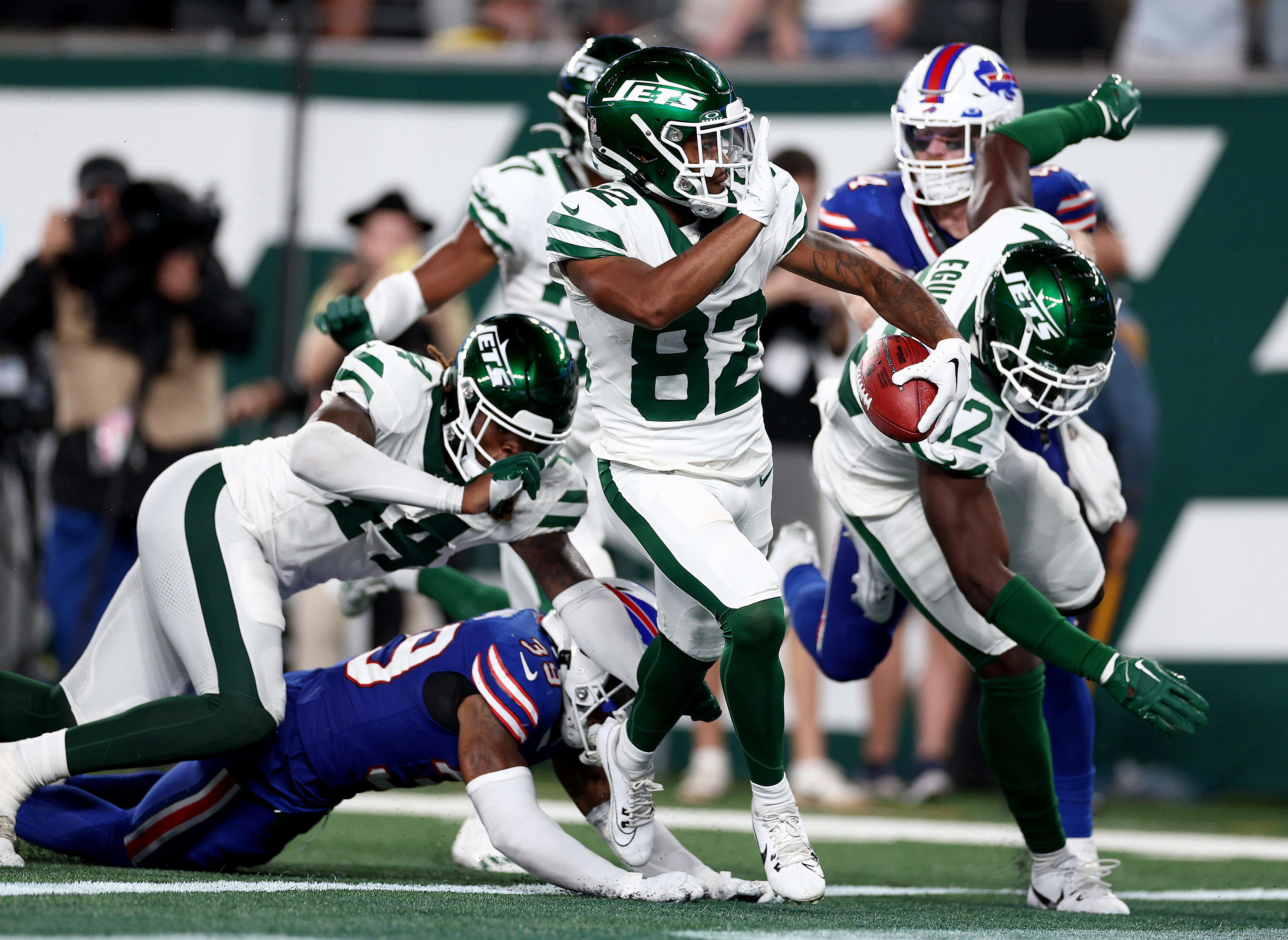 jets reveal new uniforms that honor 'new york sack exchange'