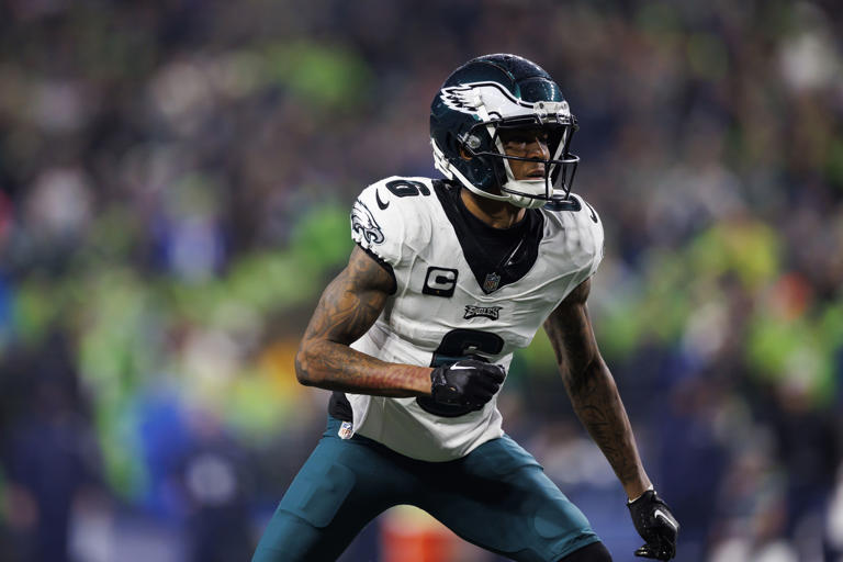 Eagles sign WR DeVonta Smith to 3-year extension reportedly worth $75M ...