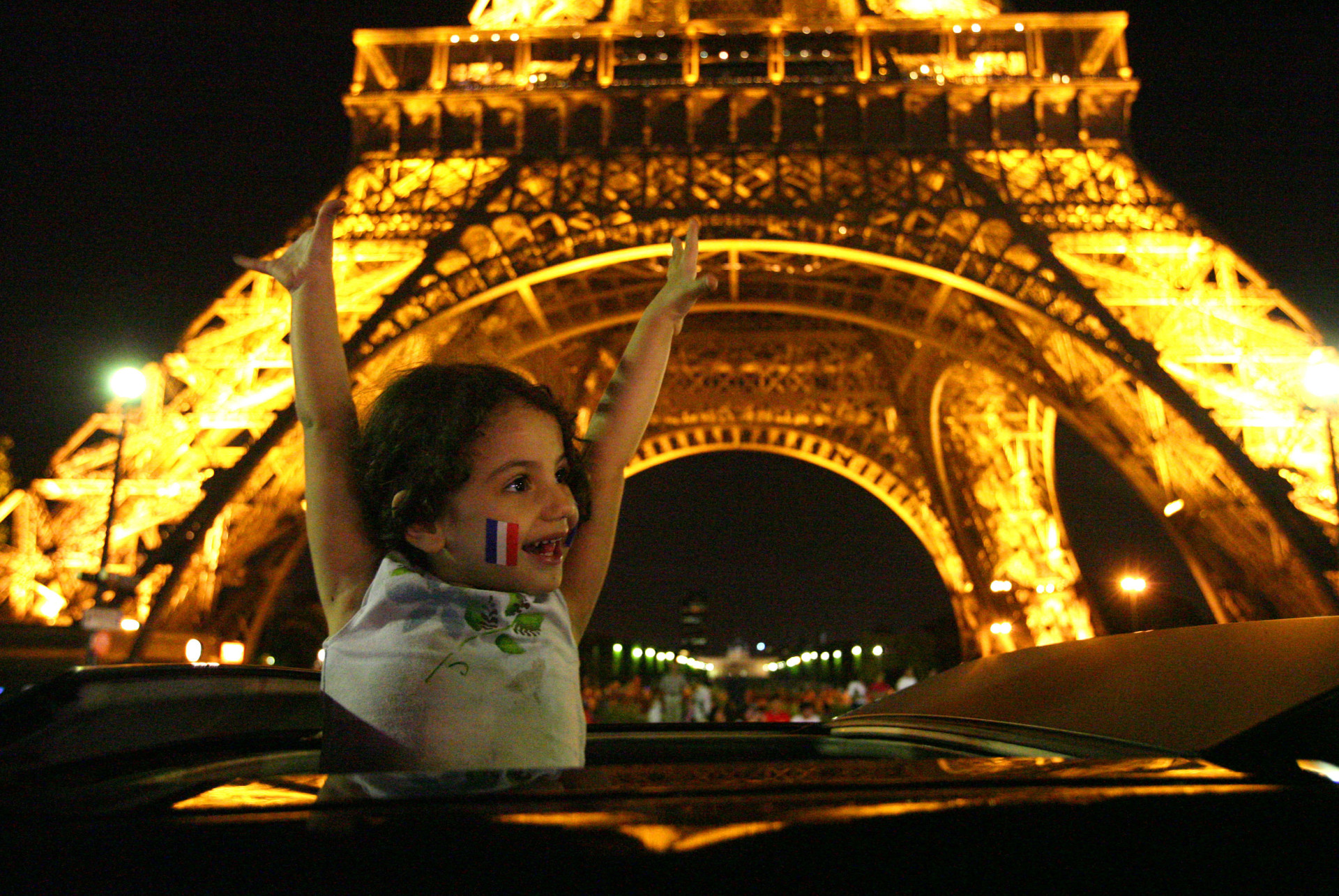 En plus de ces fonctions scientifiques, la Tour Eiffel est aux premières loges des plus grands événements se déroulant à Paris, comme la victoire de la coupe du monde 1998.<p>Tu pourrais aussi aimer:<a href="https://www.starsinsider.com/n/390263?utm_source=msn.com&utm_medium=display&utm_campaign=referral_description&utm_content=144117v2"> Le meilleur et le pire d'Halle Berry</a></p>