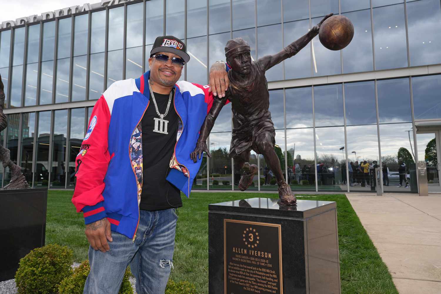 philadelphia 76ers unveil allen iverson statue outside team's practice facility: 'such an honor'