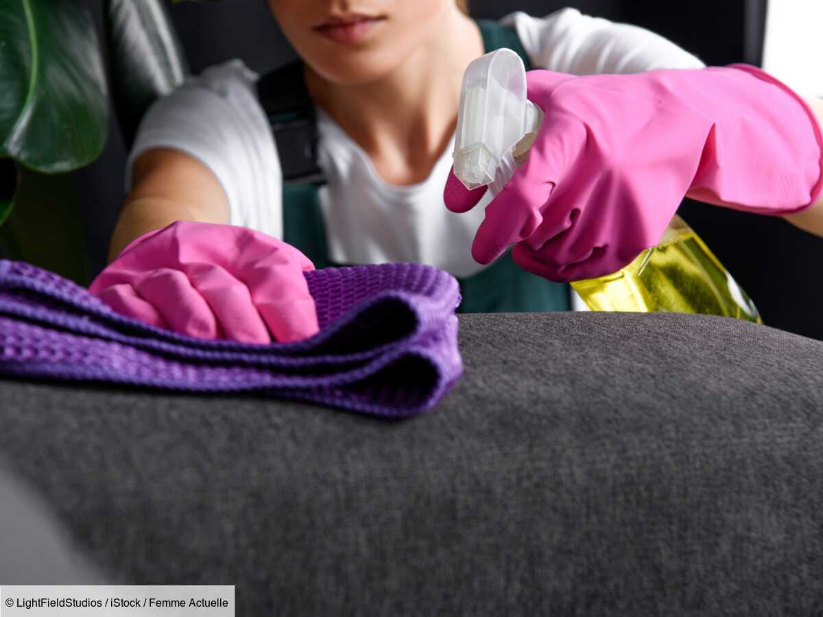 comment nettoyer un canapé en tissu taché ? la technique simple et efficace