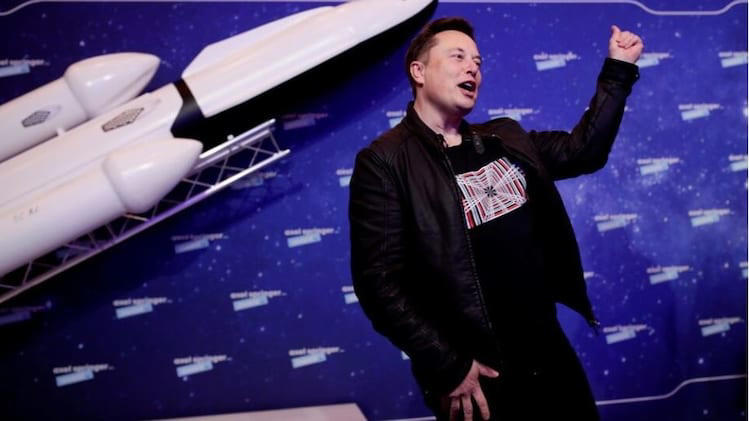 'First people on Mars in 7-9 years': Elon Musk envisions 1,000 spaceships take off for the red planet
