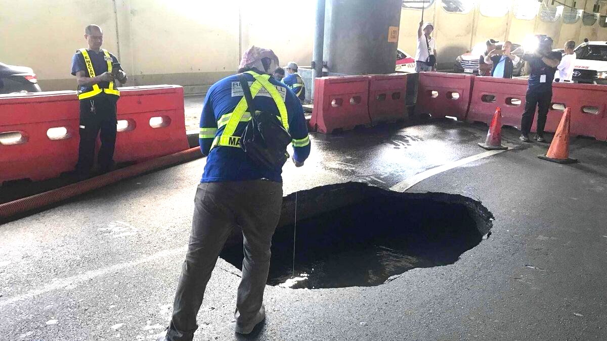 a three-meter wide sinkhole near villamor has been reported