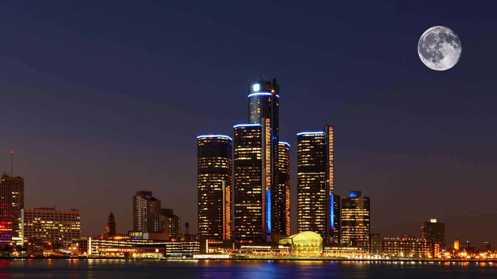 <p>Detroit is often considered one of the worst US cities to live in, and it’s not one you’ll want to visit, either. It has high rates of both violent and property crime, as well as a declining population. Detroit has also ranked as one of the dirtiest US cities over the past few years.</p>