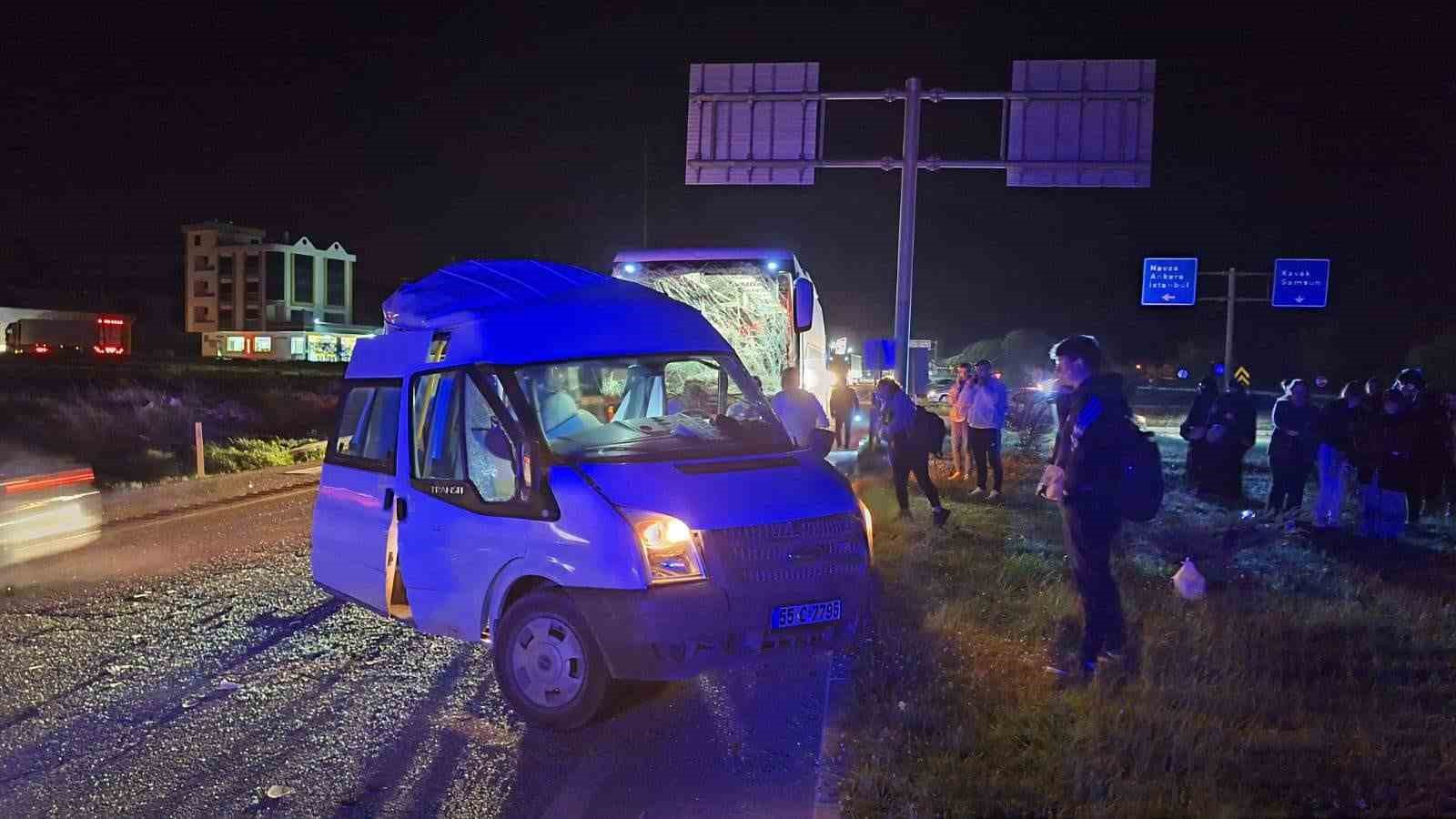 samsun’da yolcu otobüsü minibüsle çarpıştı: 1 ölü