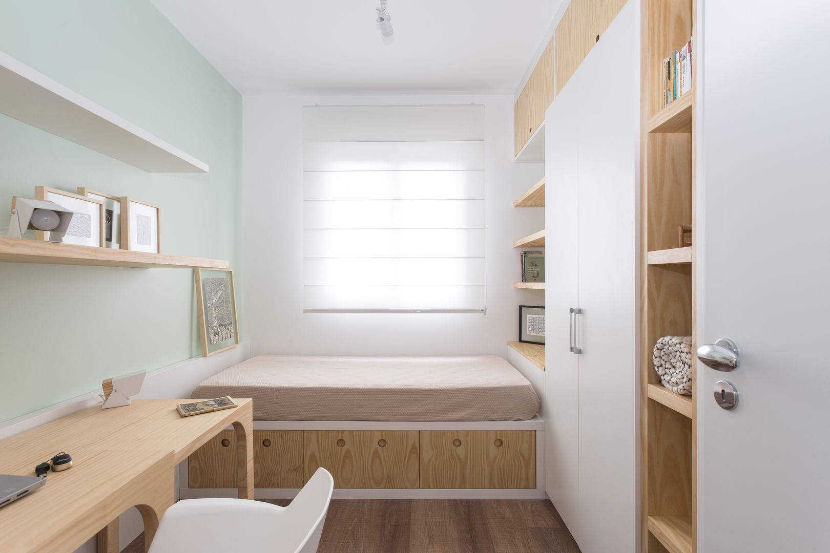 10 soluções de armazenamento inteligentes para quartos pequenos