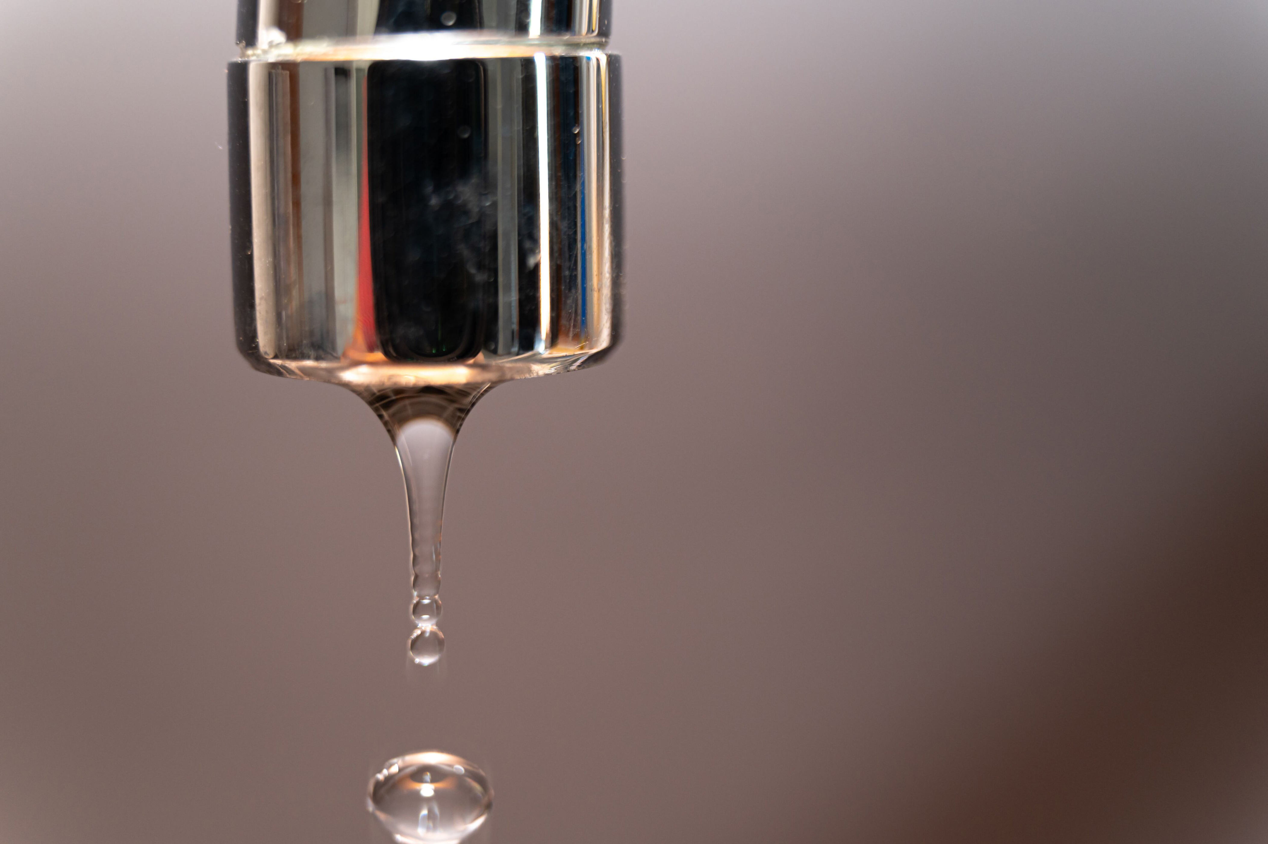 alcalde galán entrega buena noticia sobre racionamiento de agua pese a que consumo del líquido aumentó
